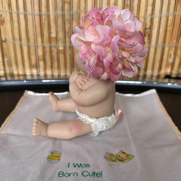 Ashton-Drake Hats Off to You Collection "I Was Born Cute!" Baby - Picture 4 of 6